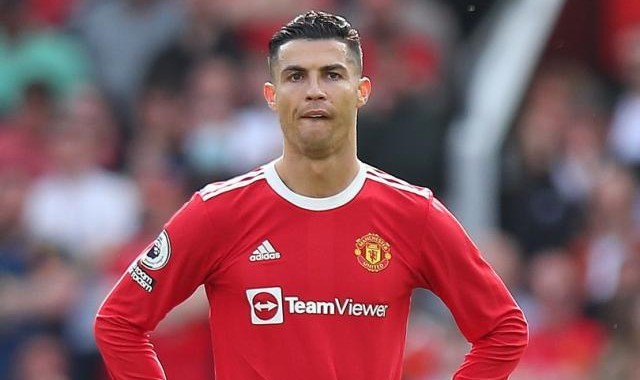 体育视频直播-曼晚：C罗想离开曼联有三大理由，降薪25%让他不爽