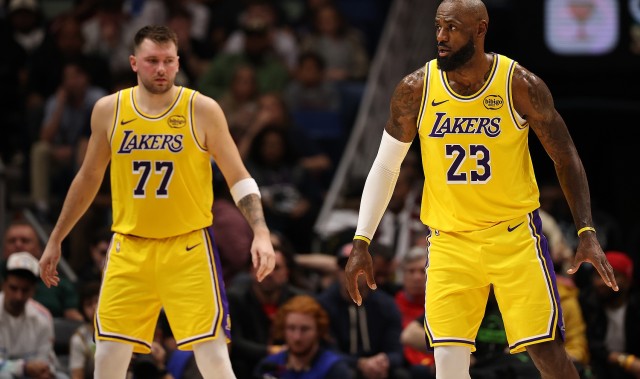 湖人背靠背迎战老鹰 詹姆斯与东契奇出战成疑 海斯&amp;里夫斯缺席