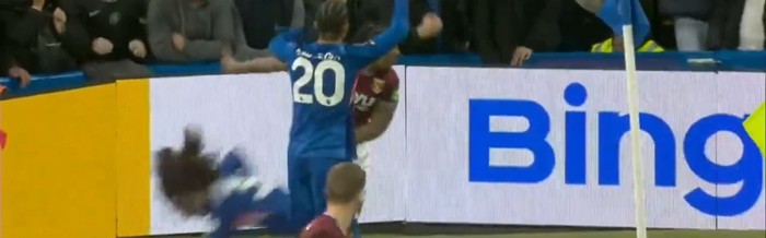 特劳雷公开致歉库库雷利亚，称冲突系一时冲动|马克·库库雷利亚|都留|本意|在场|道歉_新浪体育_新浪新闻